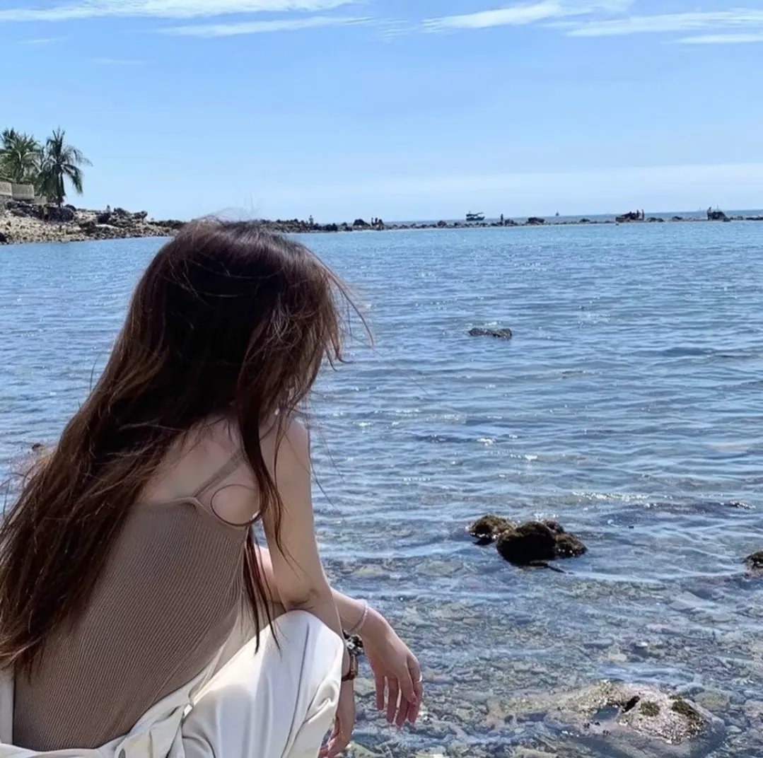 龙城古墓海报